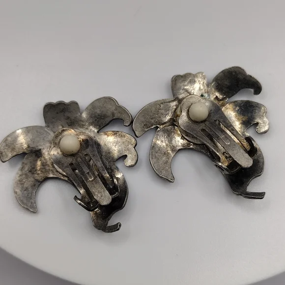 SOLD on another Platform Vintage Cloisonné Flower Earrings - Picture 2 of 3